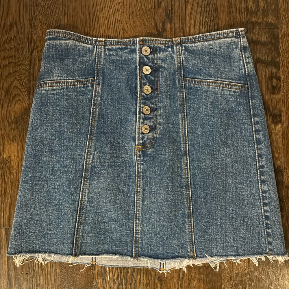 Abercrombie & Fitch High Waisted Denim Skirt 🪺